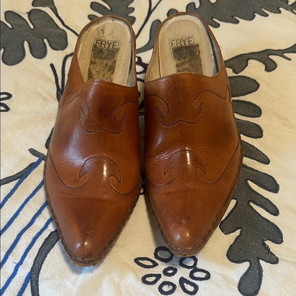 Frye Women’s Tan Leather Loafers